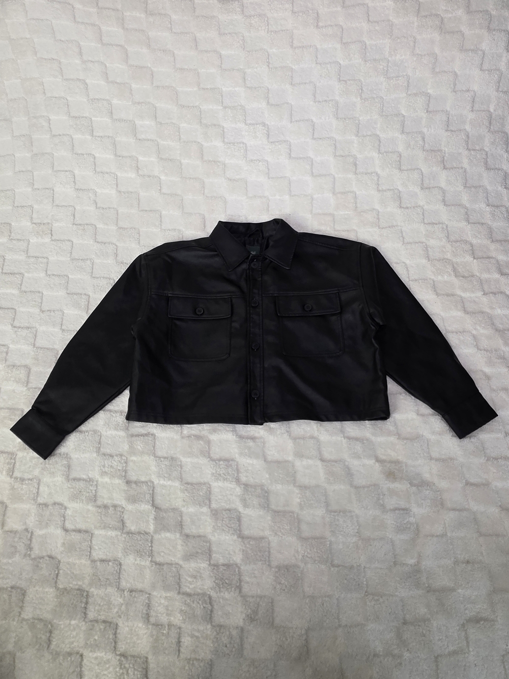WILD FABLE OVERSIZED + CROPPED BUTTON DOWN FAUX LEATHER SHACKET BLACK SIZE M NWT